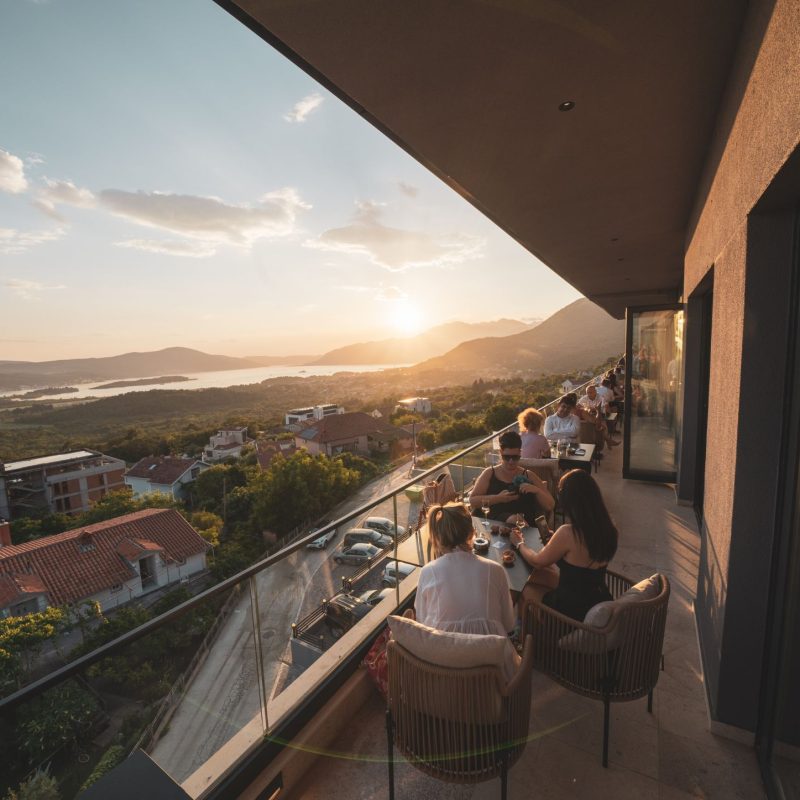 Discover the Magic of Cielo Rooftop Bar & Restaurantroyal-blue-resort-residences-montenegro-Premium-suite-6 (15)